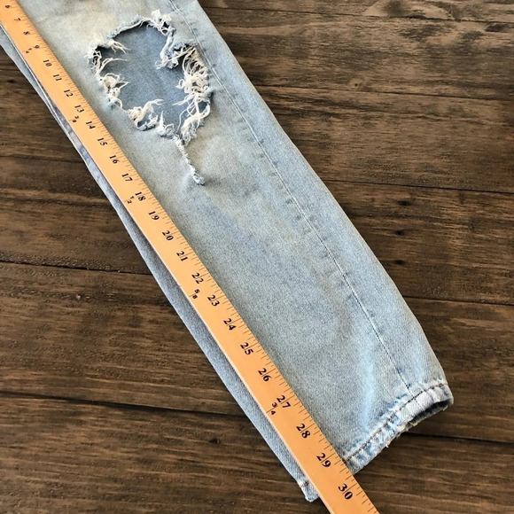 BDG Urban Outfitters 26 High Rise Mom Jeans Light Washed Holes Destroyed Ripped - Picture 5 of 10